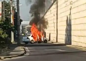 Tercer día de violencia en Guanajuato; matan a policía en emboscada, queman vehículos y bloquean carreteras en Celaya