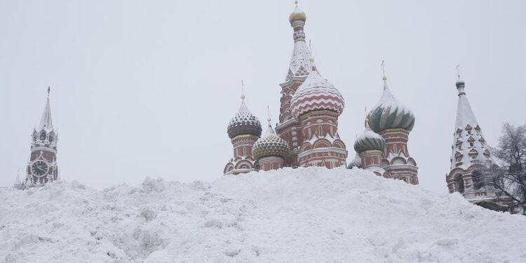 Moscú queda sepultada por la mayor nevada del siglo XXI