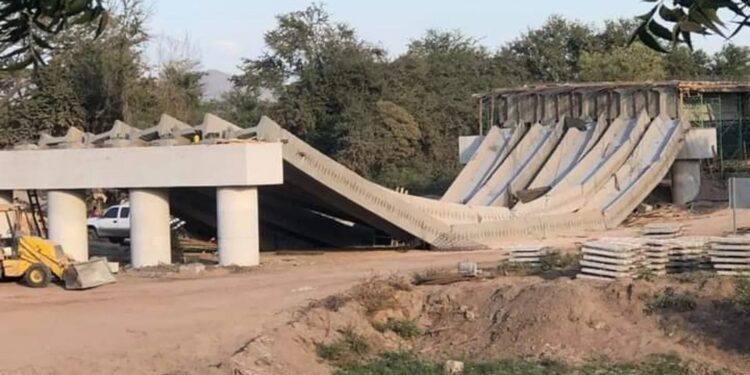 “Se quebró a la mitad y van a hacer la investigación”: AMLO sobre colapso de puente El Quelite en Sinaloa