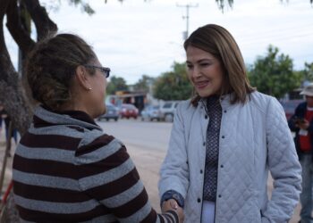 ADULTOS MAYORES RECIBEN APOYO DE DIF CAJEME TRAS PERDER SU CASA EN INCENDIO