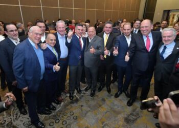 PAN, PRI y PRD reviven Va por México para elecciones de 2023 y 2024