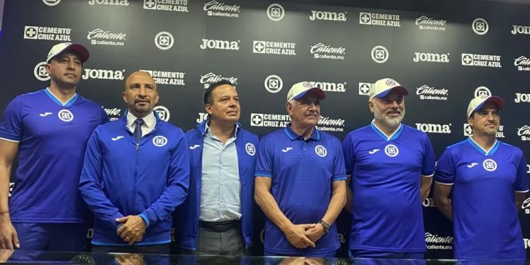 “Conejo” Pérez, nuevo director deportivo de Cruz Azul