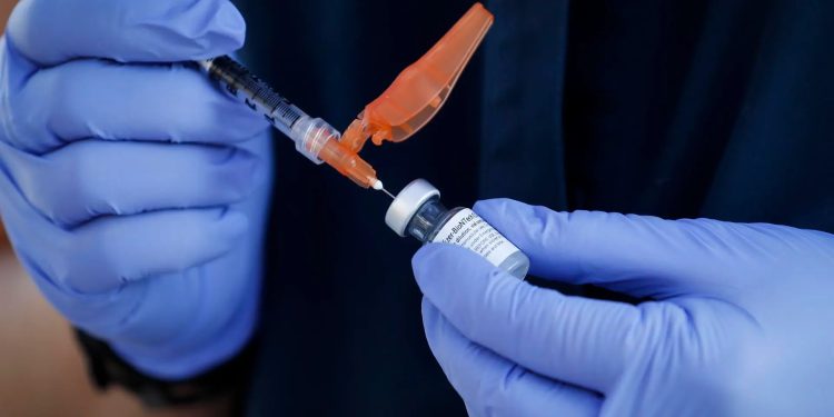 AMLO acusa presiones de laboratorios para compra de vacunas y medicamentos