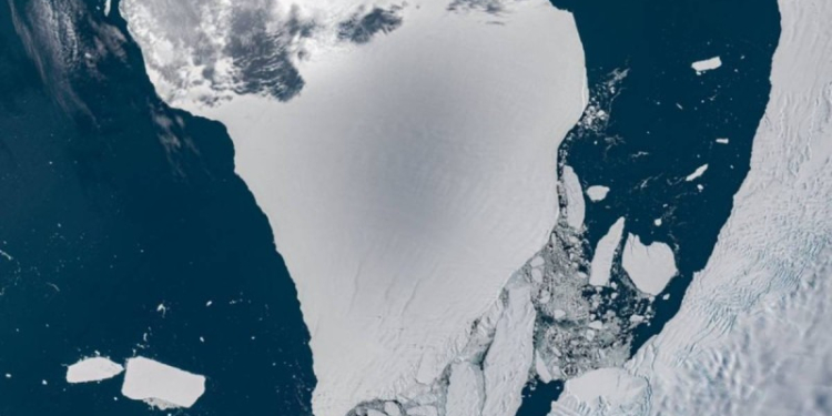 Gigante iceberg, del tamaño de Londres, se desprende de la Antártica