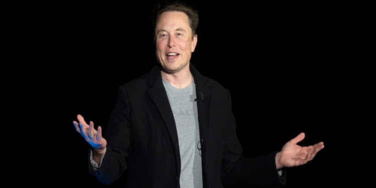 Elon Musk pide pausa en la inteligencia artificial; ¿ya le dio miedito?