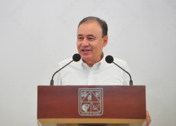 Gobernador Alfonso Durazo anuncia becas para 20 mil estudiantes universitarios