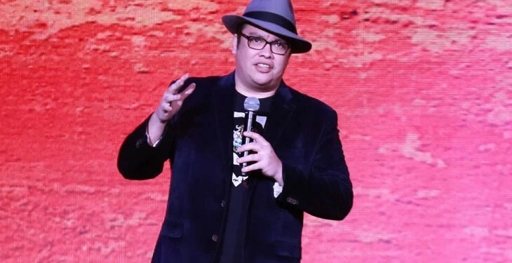 Piden cancelar al comediante Franco Escamilla por comentarios machistas