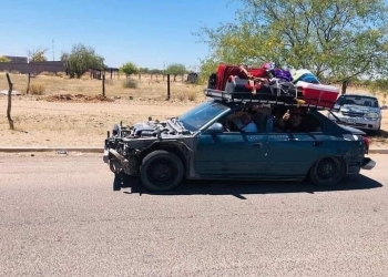 Captan a familia disfrutando de sus vacaciones en su Charanguita