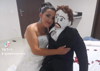 MUJER PRESUME A SU FAMILIA DE TRAPO