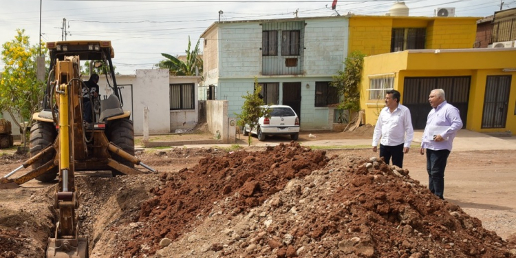 SUPERVISA ALCALDE JAVIER LAMARQUE TRABAJOS DE OBRAS A BENEFICIO DE LOS CAJEMENCES