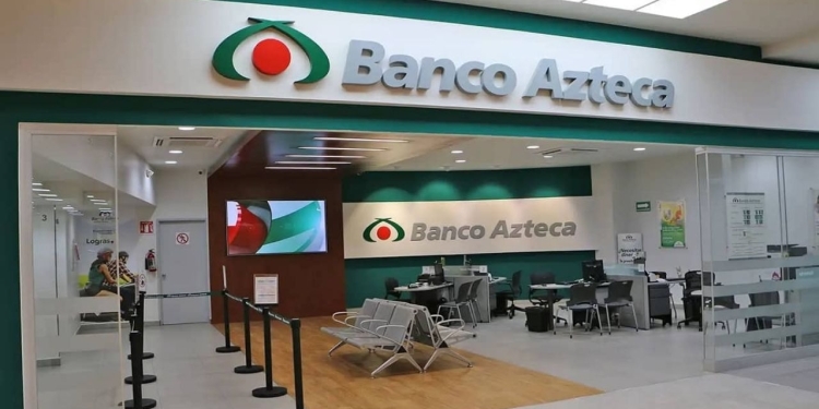 Banco Azteca de Ciudad Obregón les retiene dinero a estudiantes de Becas