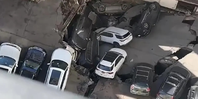 COLAPSA ESTACIONAMIENTO EN NUEVA YORK; UN MUERTO