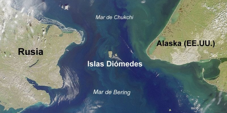 LAS ISLAS DIÓMEDES SON DOS ISLAS QUE, SI COMIENZAS DESDE UNA DE ELLAS, HOY LLEGARÁS AYER
