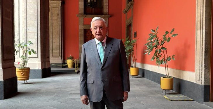 Reaparece AMLO tras 72 horas; confirma COVID y que sí se desvaneció