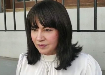 RENUNCIA CLAUDIA INDIRA CONTRERAS A LA FGJE