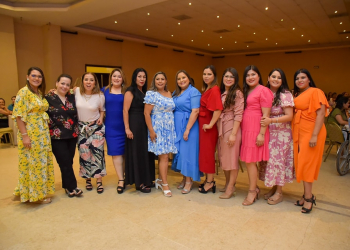 FESTEJA GOBIERNO MUNICIPAL A MÁS DE 800 MADRES TRABAJADORAS EN SU DÍA