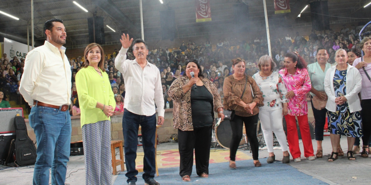 Gran Celebración del Día de las Madres de los Consejos Ciudadanos del Agua con Los Apson