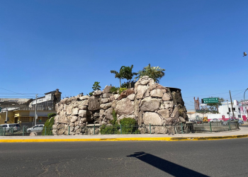 Trabaja imagen urbana en mantenimiento de la Cascada Monumental
