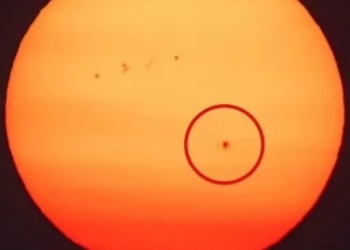 DETECTAN UNA MANCHA EN EL SOL, DE 4 VECES EL TAMAÑO DE LA TIERRA, QUE ALERTA A LOS EXPERTOS