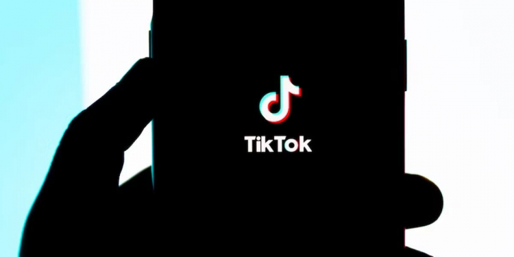 ¿Qué es el ‘chroming’? El reto de TikTok que provocó la muerte de una niña de 13 años