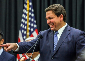 RON DESANTIS PRESENTA CANDIDATURA PARA ELECCIONES PRESIDENCIALES DE 2024 EN EE.UU.