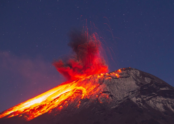 Popocatépetl mantuvo su actividad durante la madrugada