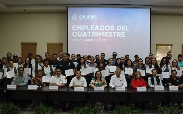 RECONOCEN POR SU DESEMPEÑO A 50 EMPLEADOS MUNICIPALES DEL CUATRIMESTRE ENERO-ABRIL