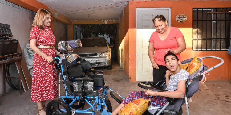 BENEFICIA DIF CAJEME A FAMILIAS CON ENTREGA DE SILLAS DE RUEDAS