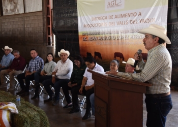 PARTICIPA LAMARQUE CANO EN DOTACIÓN DE ALIMENTOS PARA GANADO