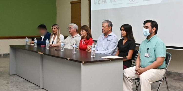 CIFA IMPARTE CONFERENCIA A ADOLESCENTES CAJEMENSES EL IMPACTO EN LAS ADICCIONES