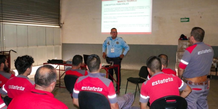 BRINDA TRÁNSITO MUNICIPAL CURSO DE MANEJO A LA DEFENSIVA A EMPRESA