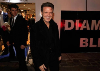 LUIS MIGUEL REAPARECE EN PARÍS Y PREOCUPA SU DELGADEZ EXTREMA