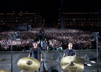 LOS FABULOSOS CADILLACS ROMPEN RÉCORD CON 300 MIL PERSONAS EN EL ZÓCALO DE LA CDMX