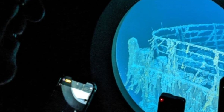 DESAPARECE UN SUBMARINO PARA TURISTAS QUE EXPLORABAN LOS RESTOS DEL TITANIC