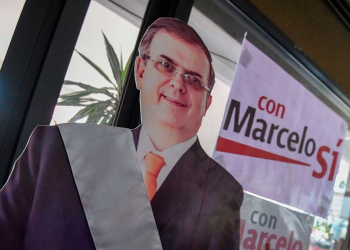 MARCELO EBRAD SE REGISTRA COMO ASPIRANTE A LA CANDIDATURA DE MORENA