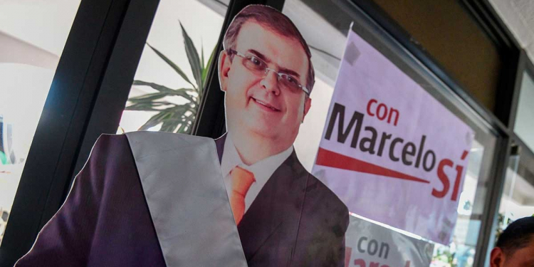 MARCELO EBRAD SE REGISTRA COMO ASPIRANTE A LA CANDIDATURA DE MORENA