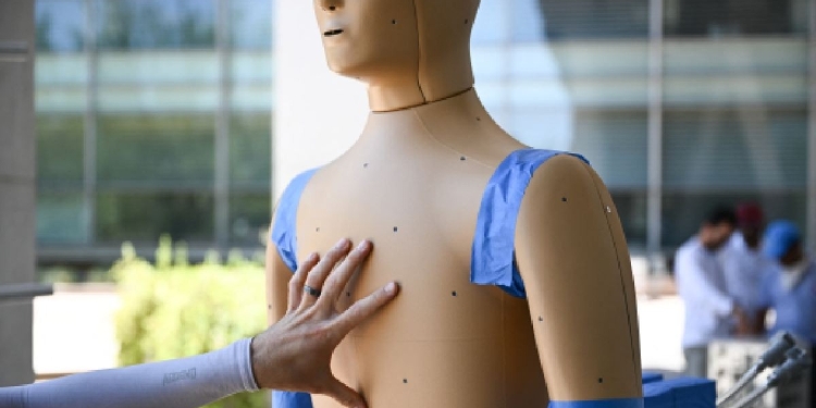 ANDI, EL ROBOT QUE SUDA Y MUESTRA EL IMPACTO DE LOS GOLPES DE CALOR EN LOS HUMANOS