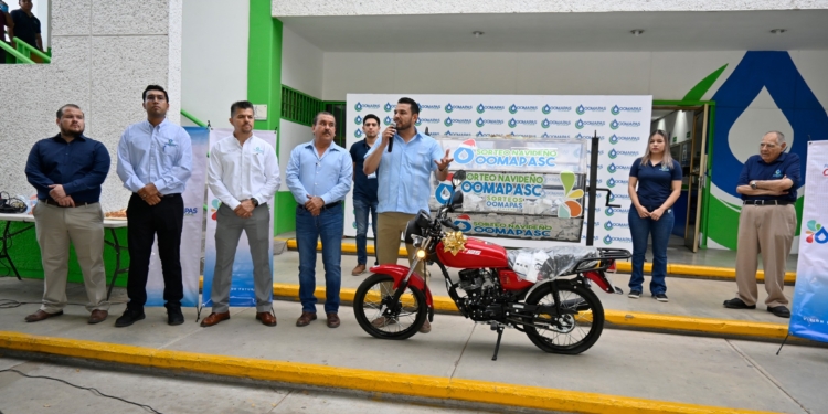 PREMIA OOMAPAS DE CAJEME A USUARIOS CUMPLIDOS EN EL MES DEL PADRE