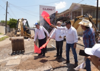ARRANCA OBRA DE REHABILITACIÓN DE CRUCERO CON CONCRETO HIDRÁULICO EN CALLE TABASCO Y JUAN DE LA BARRERA
