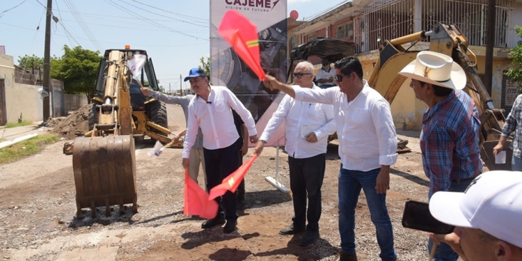 ARRANCA OBRA DE REHABILITACIÓN DE CRUCERO CON CONCRETO HIDRÁULICO EN CALLE TABASCO Y JUAN DE LA BARRERA