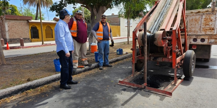 SUPERVISA LAMARQUE CANO AVANCE EN OBRAS DE PAVIMENTACIÓN Y CRUCEROS CON CONCRETO HIDRÁULICO