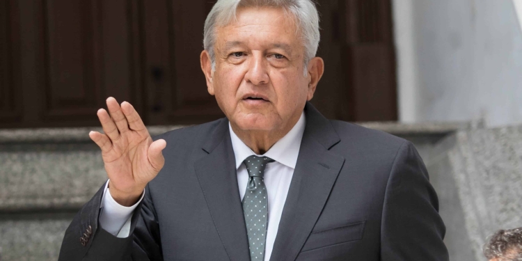 SE PODRÍAN SUSPENDER CONTRATOS A EMPRESAS PETROLERAS POR ACCIDENTES: AMLO