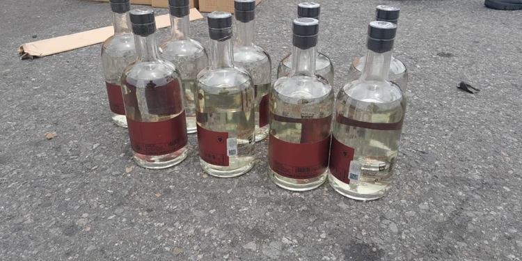 ASEGURAN 5 MIL400 KILOGRAMOS DE METANFETAMINA EN BOTELLAS DE MEZCAL ARTESANAL EN MANZANILLO, COLIMA
