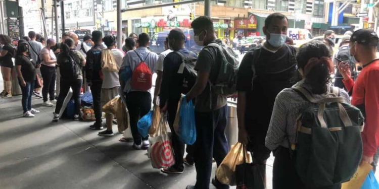 NUEVA YORK SE PREPARA PARA EL MAYOR ALBERGUE PÚBLICO PARA 2 MIL PERSONAS