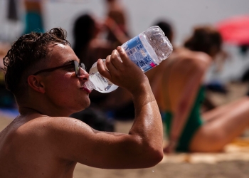 CIENTOS DE MILLONES DE PERSONAS EN ALERTA POR CALOR EXTREMO, INCENDIOS O INUNDACIONES