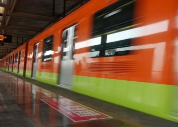 UNA JOVEN MURIÓ TRAS SER LANZADA A LAS VÍAS DEL METRO HIDALGO; EL SUJETO QUE LA EMPUJÓ TAMBIÉN FALLECIÓ