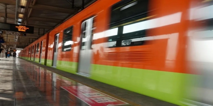 UNA JOVEN MURIÓ TRAS SER LANZADA A LAS VÍAS DEL METRO HIDALGO; EL SUJETO QUE LA EMPUJÓ TAMBIÉN FALLECIÓ