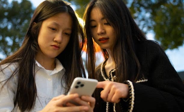 CHINA LIMITA TIEMPO QUE NIÑOS PUEDEN ESTAR CONECTADOS A INTERNET