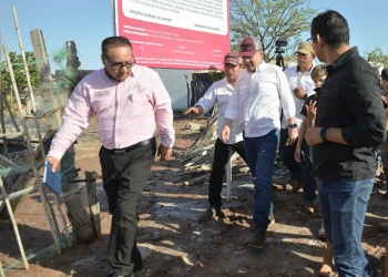 ATIENDE GOBERNADOR ALFONSO DURAZO ZONAS AFECTADAS POR EL PASO DEL HURACÁN HILARY EN EL SUR DE SONORA