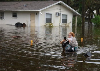 EL HURACÁN ‘IDALIA’ GOLPEA FLORIDA CON VIENTOS “DESTRUCTIVOS” Y PELIGROSAS CRECIDAS DE AGUA
